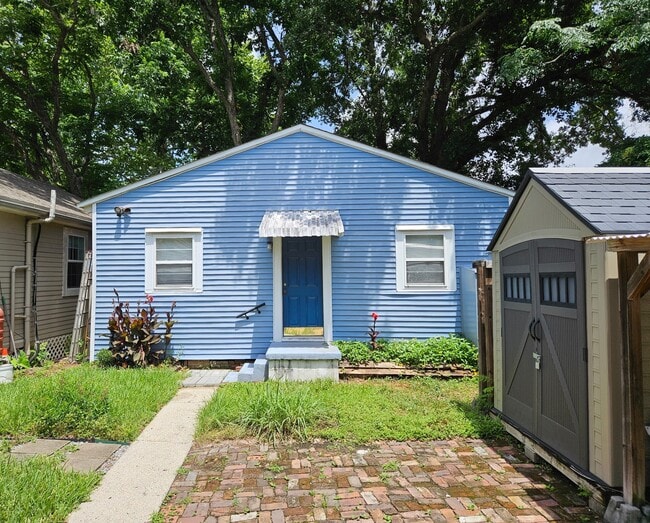 Building Photo - 1220 Adams St