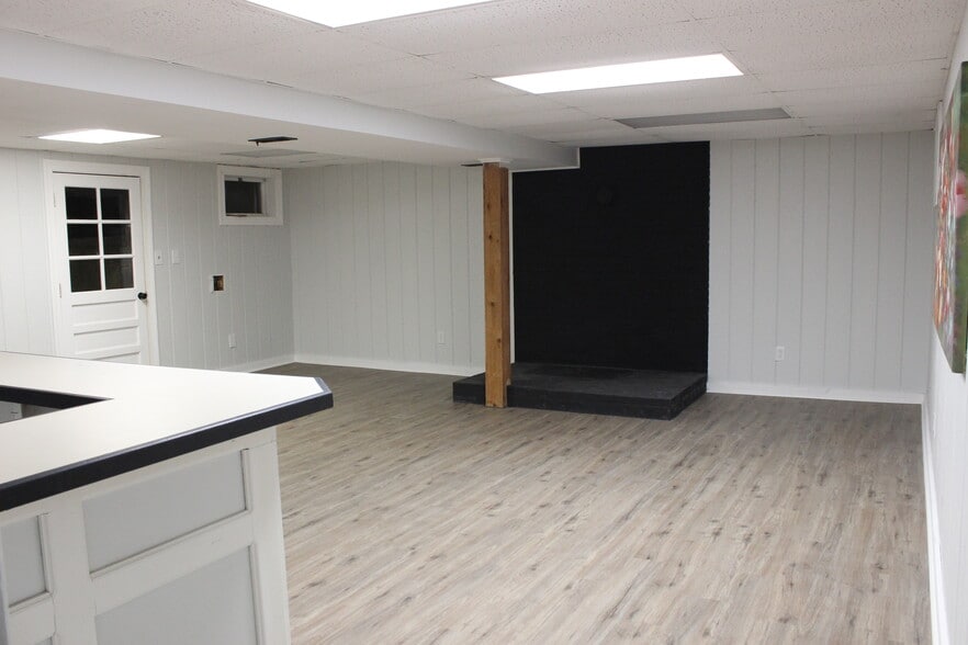 Building Photo - 9033 Rapidan Dr