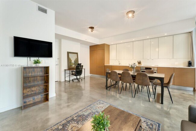 Building Photo - 250 NW 24th St