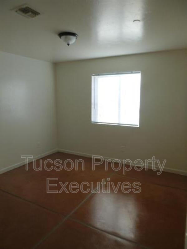 Building Photo - 1412 E 25th St