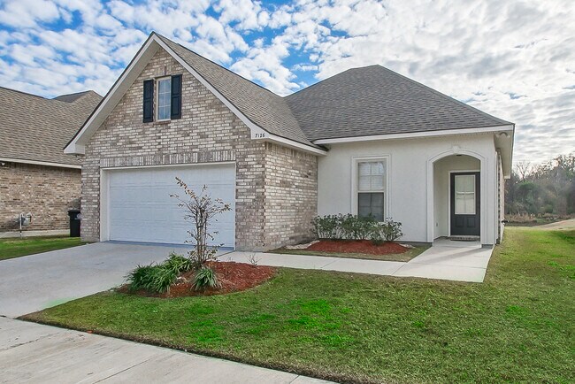 Primary Photo - 7126 Kenilworth Crossing Ave