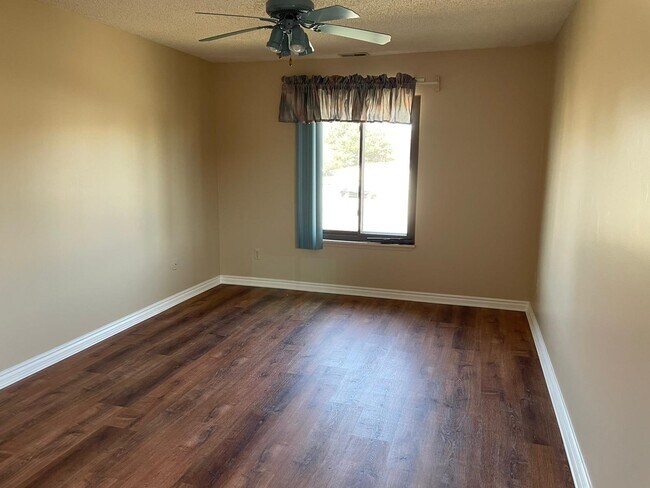 Building Photo - 15153 Seagull Dr