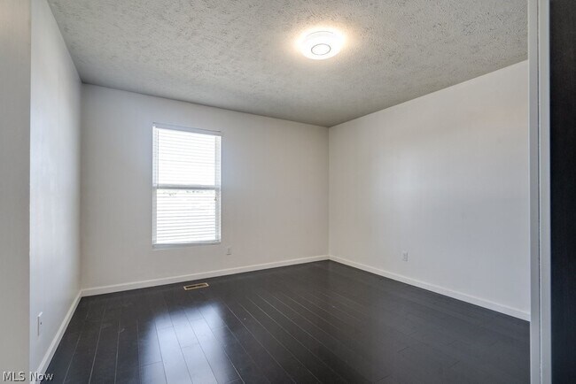 Building Photo - 3955 Gardiner Run