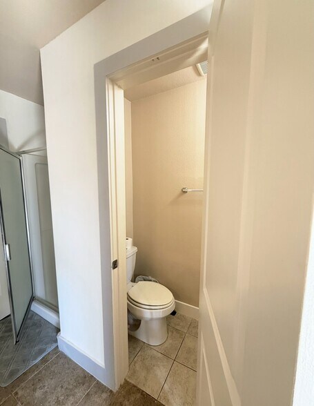 Building Photo - 13420 Lyndhurst St