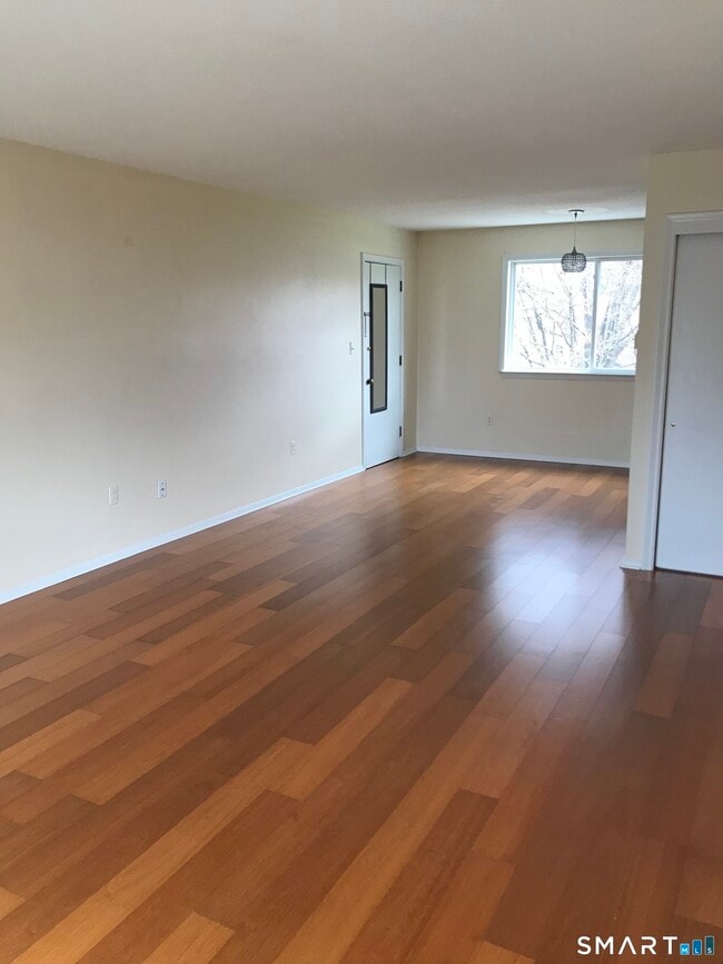 Building Photo - 270 -1 Richard St