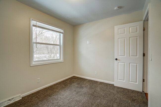 Building Photo - 1924 3rd Ave