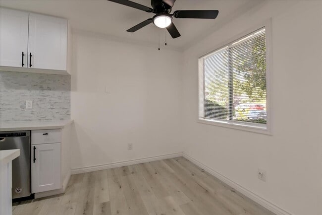 Building Photo - 9175 Campina Dr