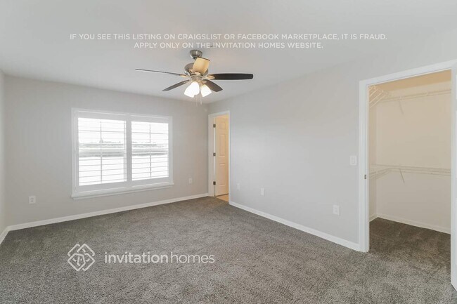 Building Photo - 2421 Lexington Oak Dr
