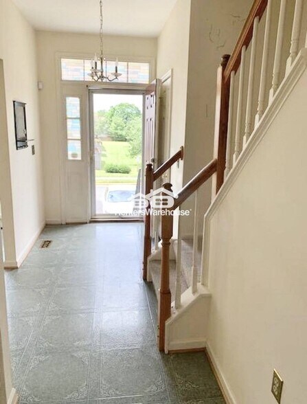 Building Photo - 1404 Jedforest Dr