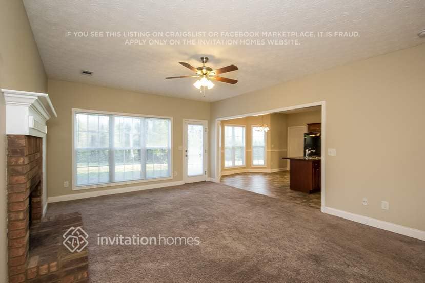 Building Photo - 225 Hedgewood Dr