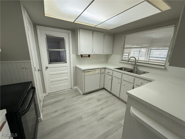 Building Photo - 13013 Second St