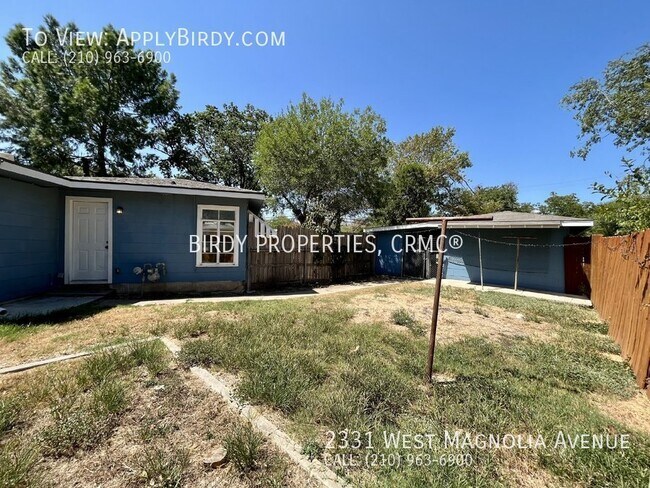 Building Photo - **3 Bed, 2 Bath Home with Detached Garage/...