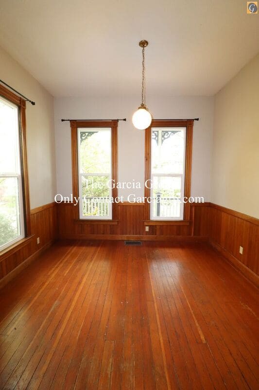 Building Photo - 3325 S Kelly Ave