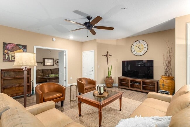 Building Photo - 2425 W Bronco Butte Trl