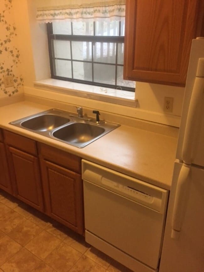 Building Photo - 1598 Kay Ave