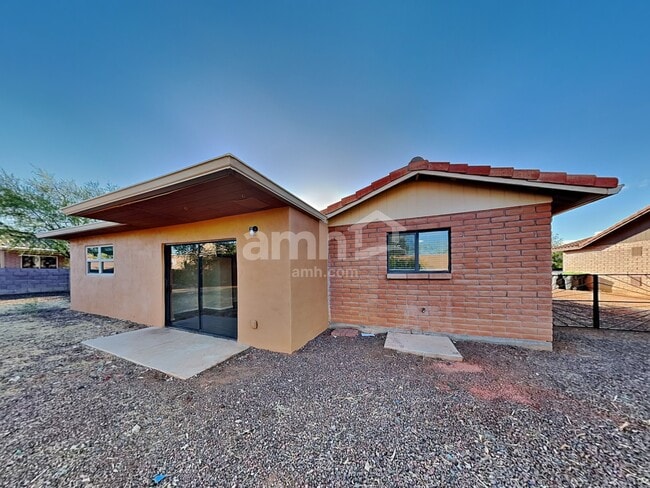 Building Photo - 6449 S Iberia Avenue