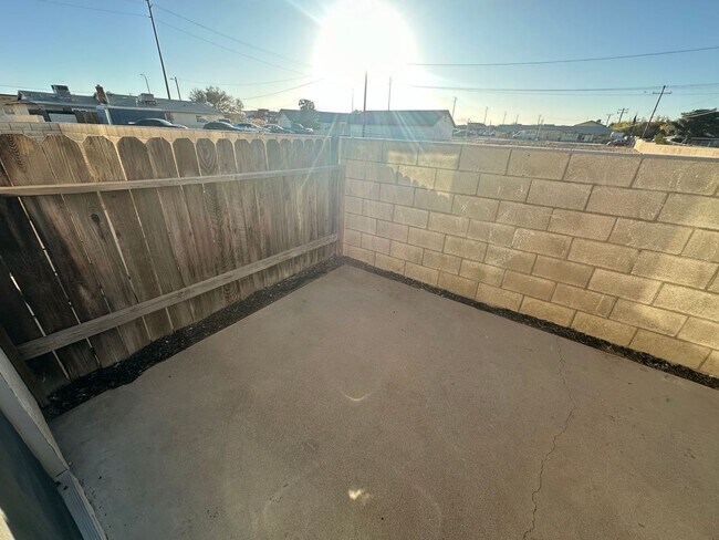 Building Photo - 15554 Bear Valley Rd