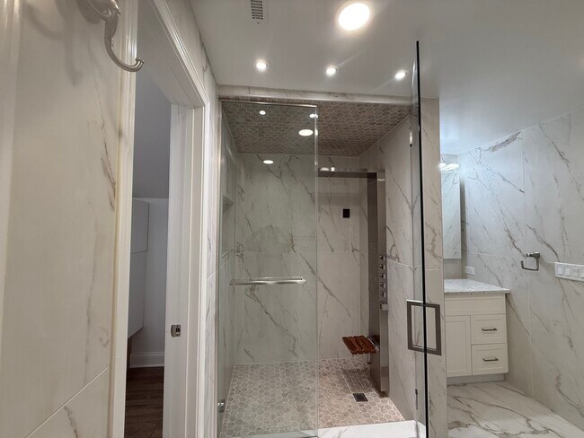 Building Photo - 227 Spring Creek Cir