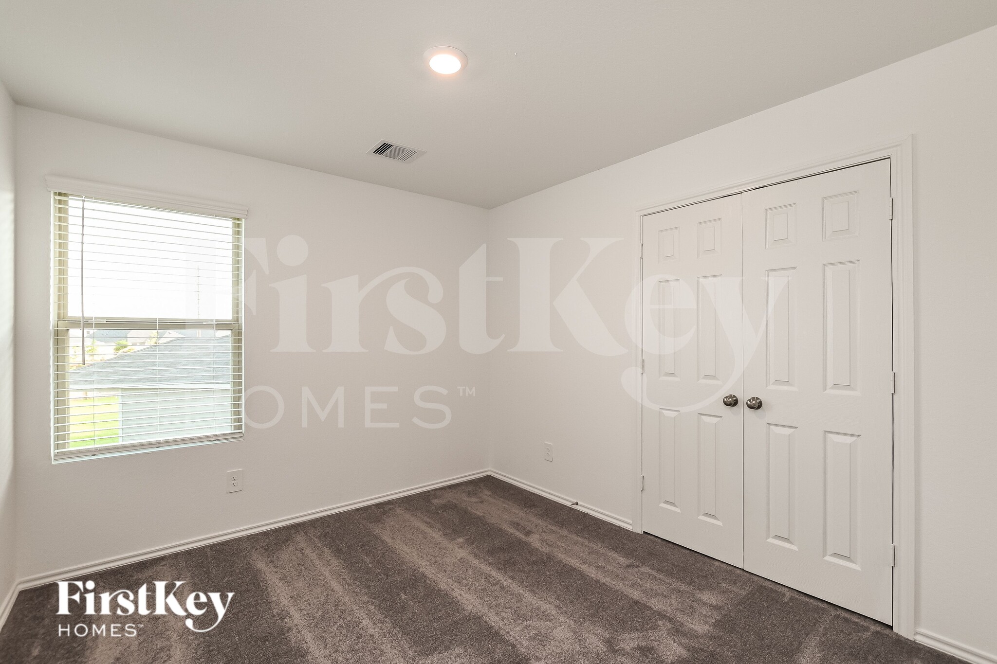 Building Photo - 302 Pickwick Gdns Ln