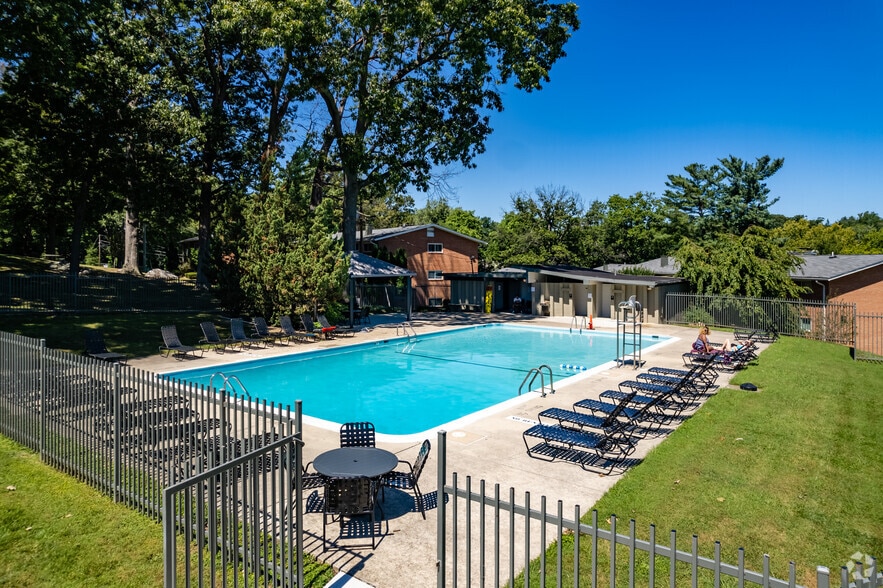 Fireside Park Apartments - Parkside Landing