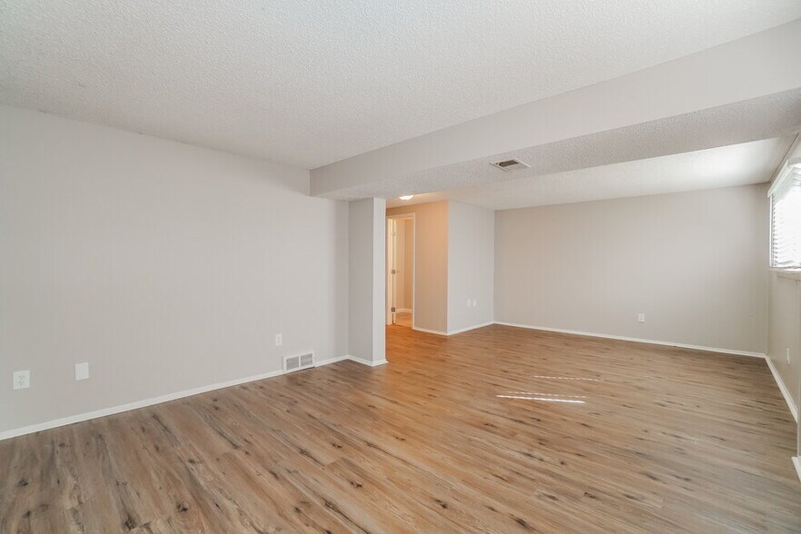 Building Photo - 4657 Fox River Run