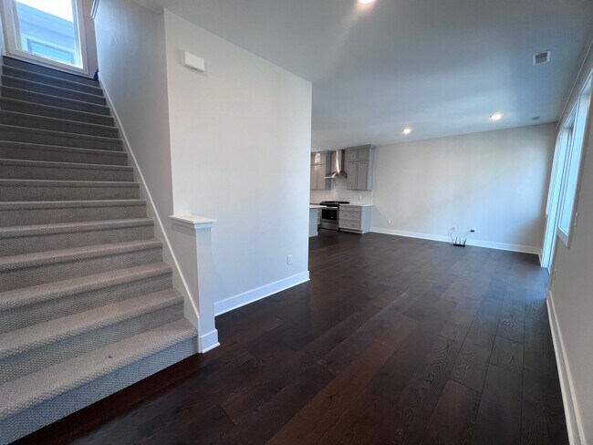 Building Photo - Two Bedroom Condo on Lookout Hill in Grand...