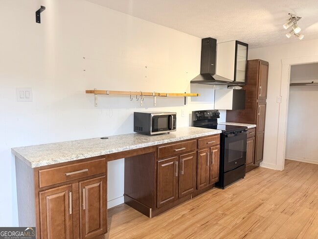 Building Photo - 239 Pope St