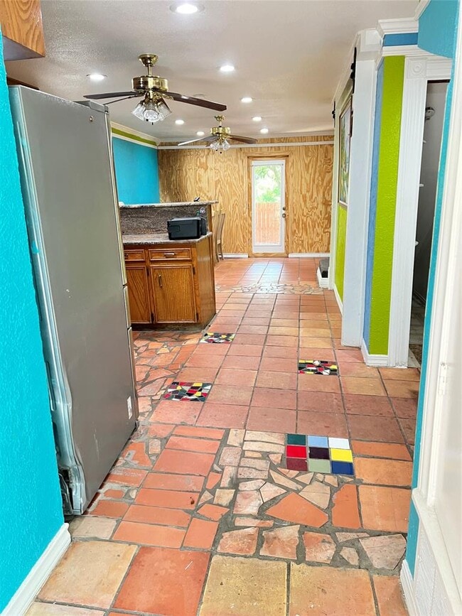 Building Photo - 2012 Maxwell Ln