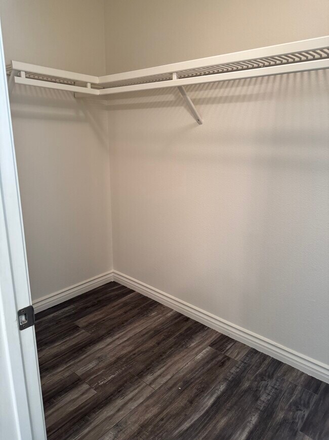 Building Photo - 13885 Portofino St