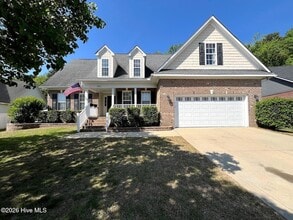 Building Photo - 561 Thorncliff Dr