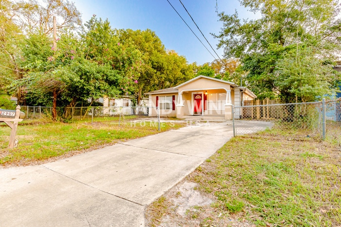 Building Photo - 2907 E 27th Ave