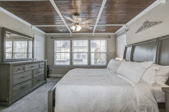 Building Photo - BEAUTIFUL 4 LEVEL TOWNHOME IN GERMANTOWN. 4 BEDROOM, 4.5 BATHS