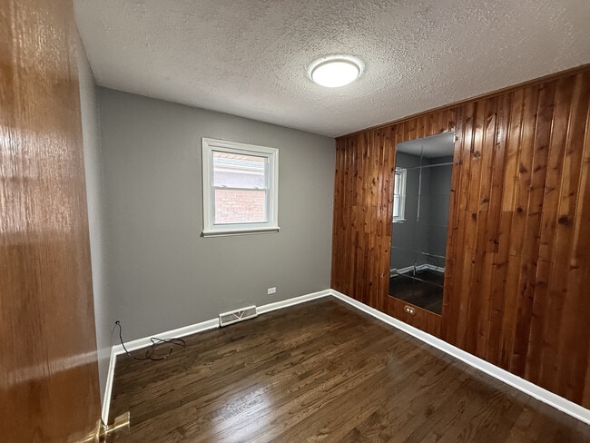 Building Photo - 7616 S Lorel Ave