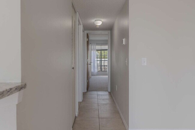 Building Photo - 7020 US-1