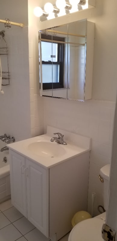 Building Photo - 401 US-22