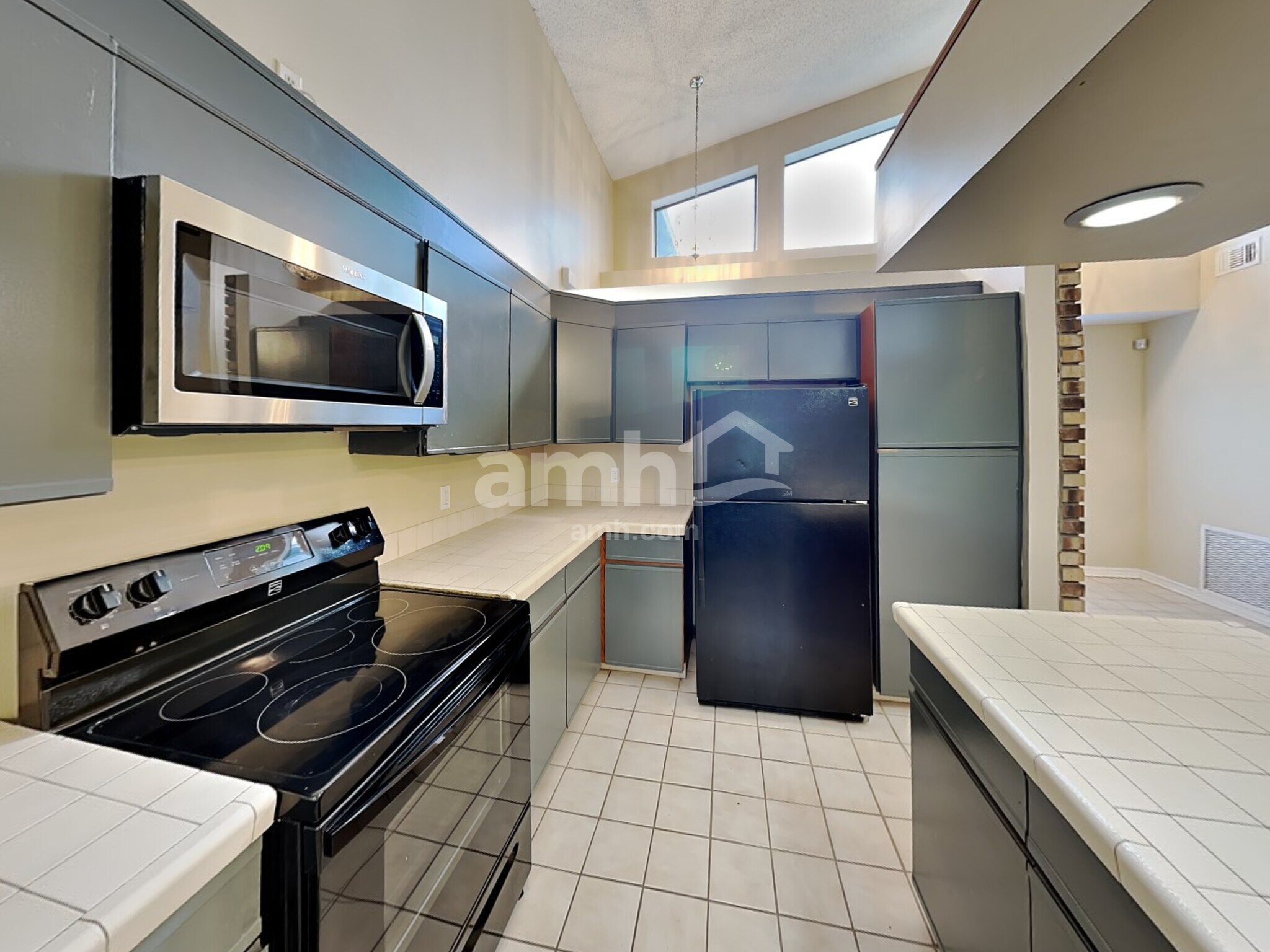 Building Photo - 4615 Tiffany Woods Cir