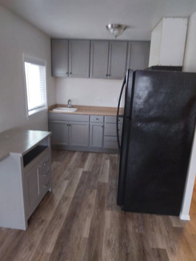 Building Photo - Cute & Cozy Tiny Home ** In Cordes Lakes!**