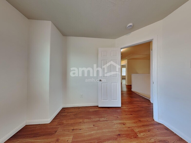 Building Photo - 22323 Queenbury Hills Dr
