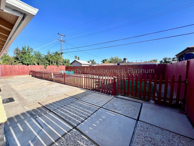 Building Photo - 106 Rialto Ave