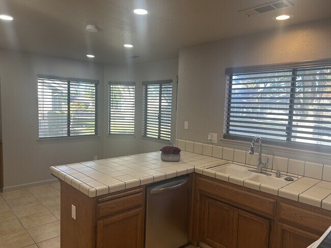 Building Photo - 1728 Colin Ln