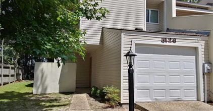 Building Photo - 3126 Tyndall Dr