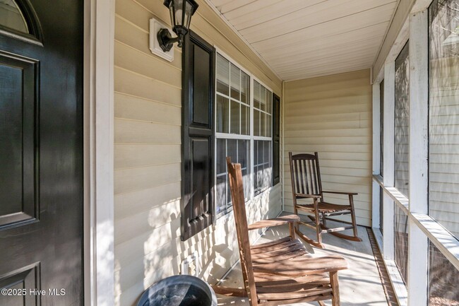 Building Photo - 104 Monterey Cir