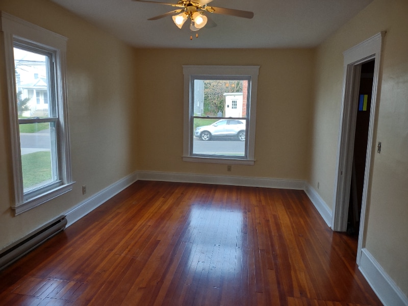 Building Photo - 304 Hall Ave