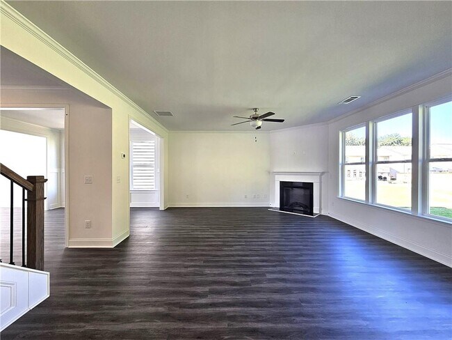 Building Photo - 7313 Yewtree Dr