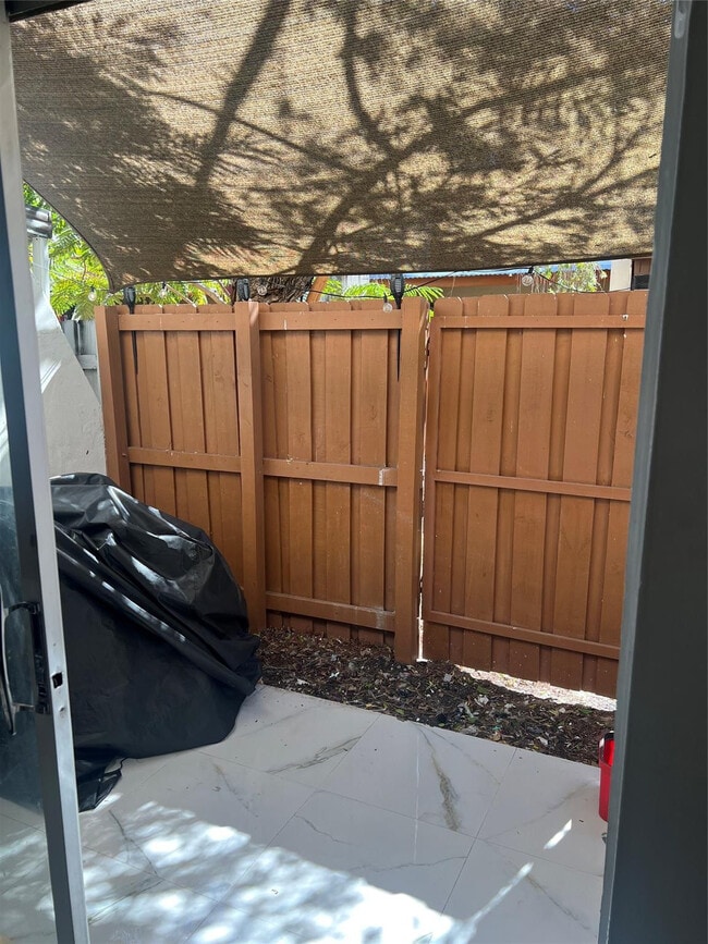 Building Photo - 21 SW 109th Ave