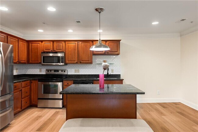 Building Photo - 304 Madison Ct