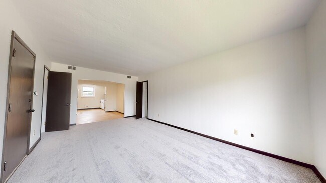 Building Photo - Parma - Ridgewood Lofts - 2 Bedroom - 1 Bath