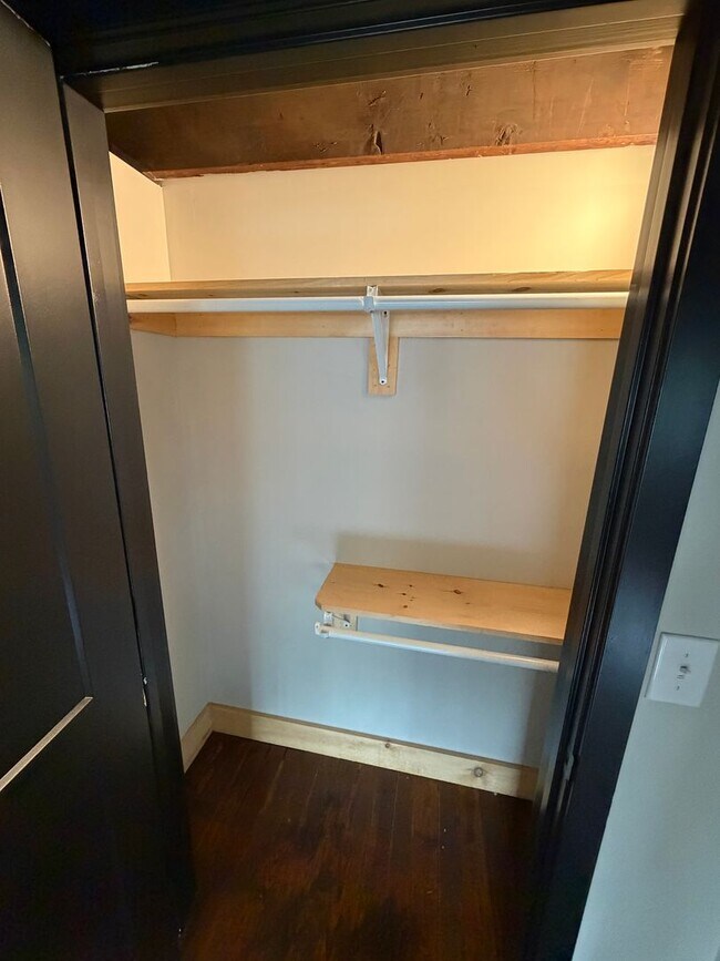 Building Photo - 1 Bed w/ 1.5 bath LOFT apartment with 2 car GARAGE - Hanover, PA