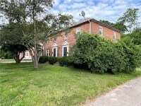 Building Photo - 502 Providence St