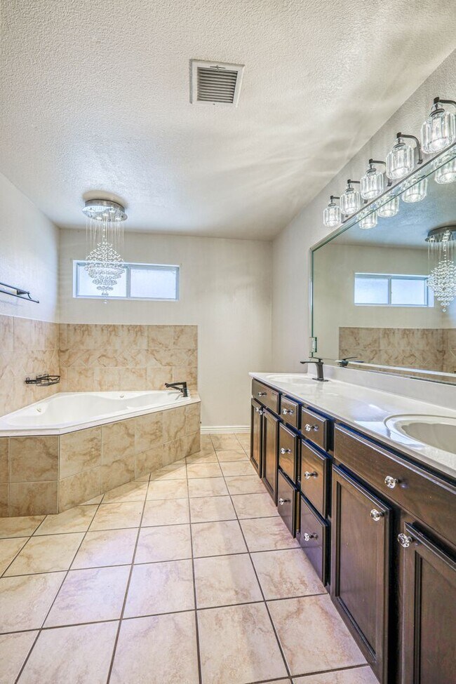 Building Photo - 5948 Anapaula Dr